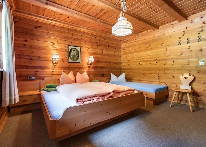 Haeusling Alm Inn Mayrhofen