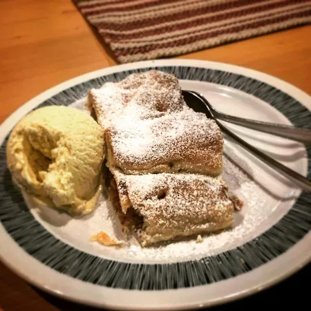 אורחן Haeusling Alm מאיירהופן